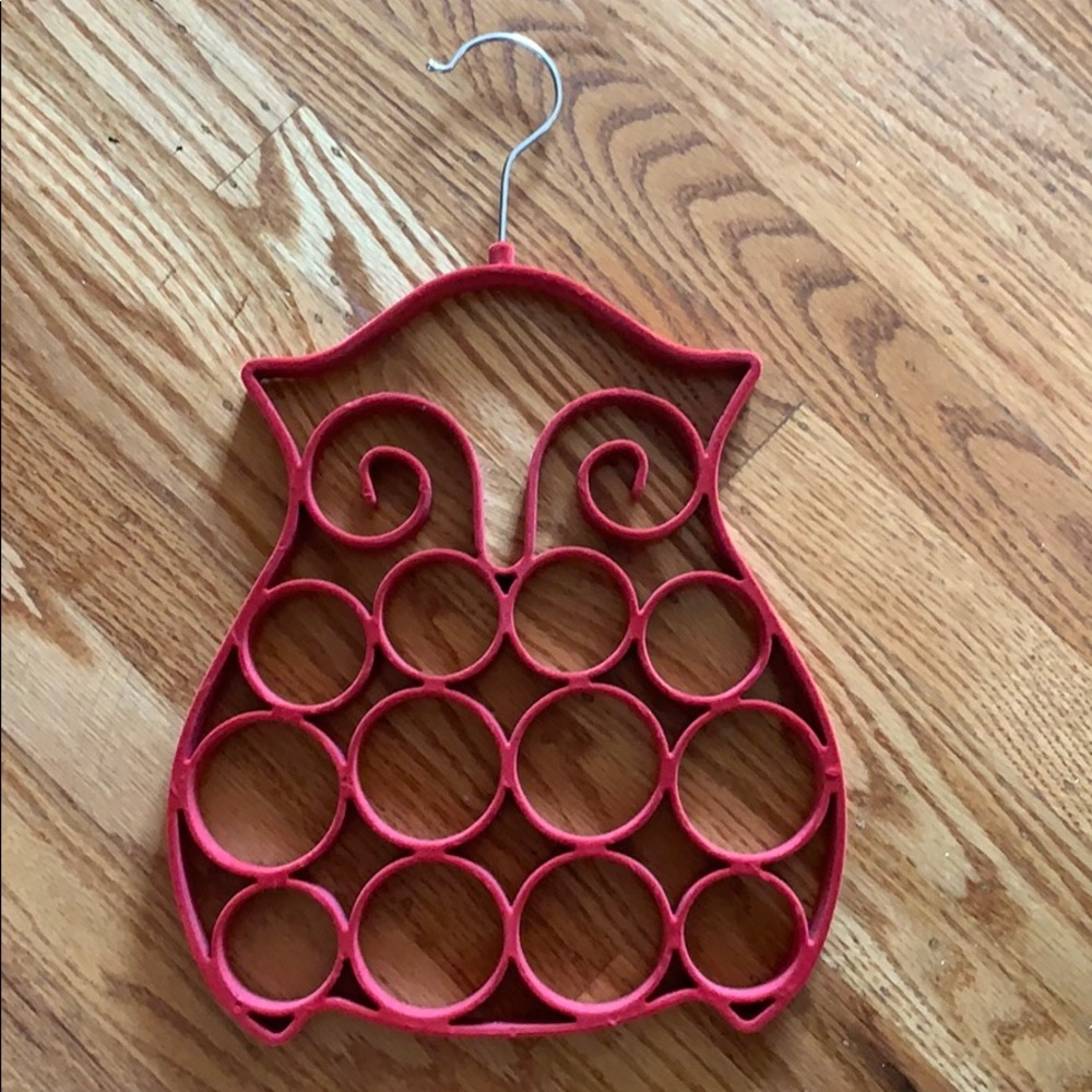 Owl Shaped Belt and Scarves Organizer